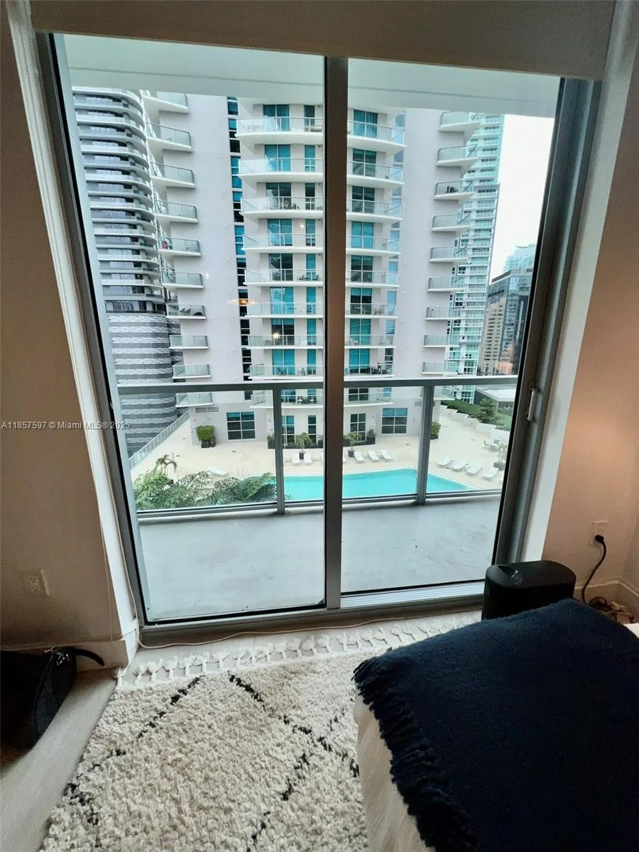 1111 SW 1 # 1620, Miami, FL 33130 photo 12