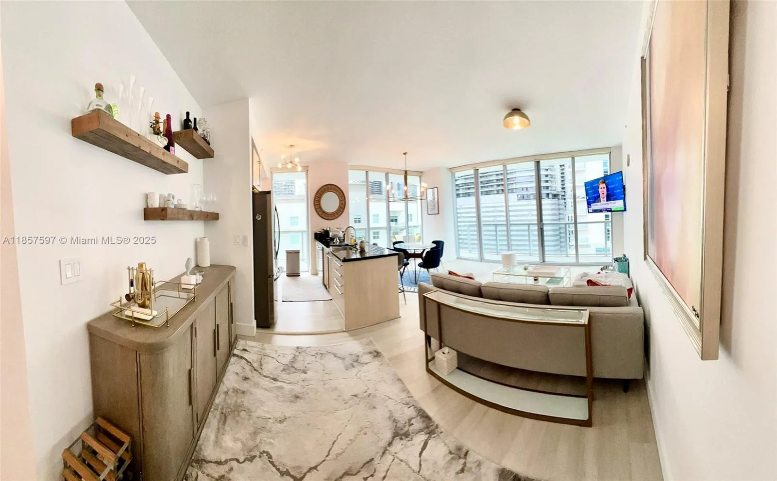 1111 SW 1 # 1620, Miami, FL 33130 photo 2
