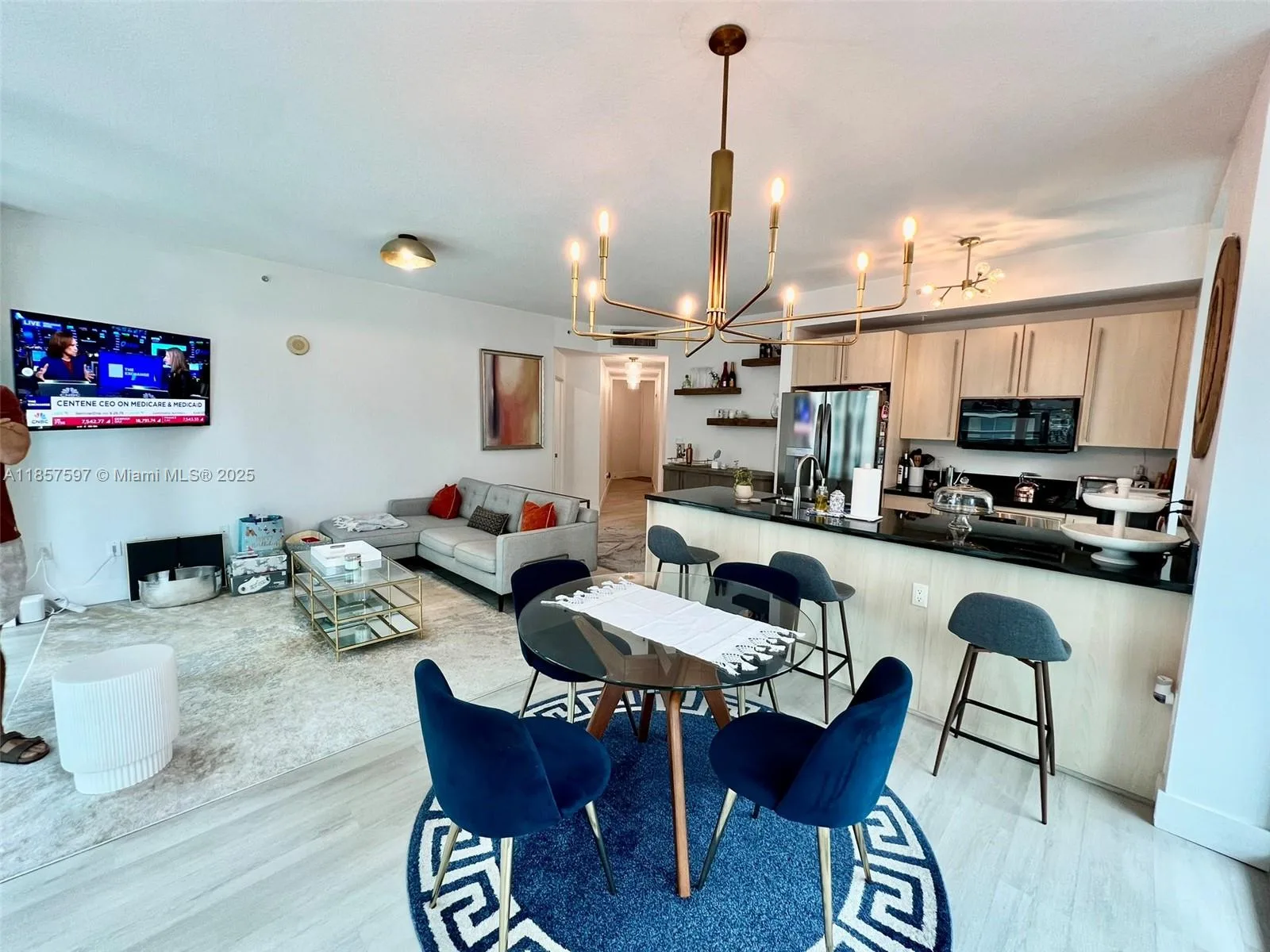 1111 SW 1 # 1620, Miami, FL 33130 photo 4