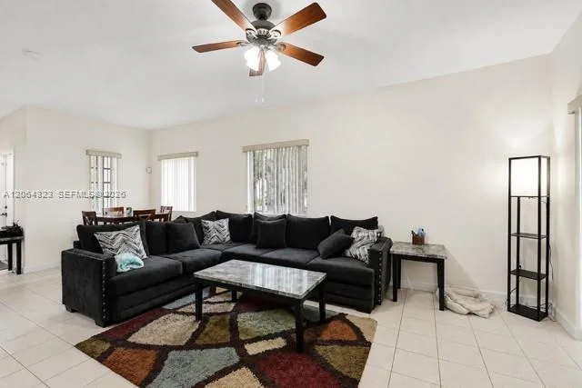 385 NE 31st Ave, Homestead, FL 33033 photo 2