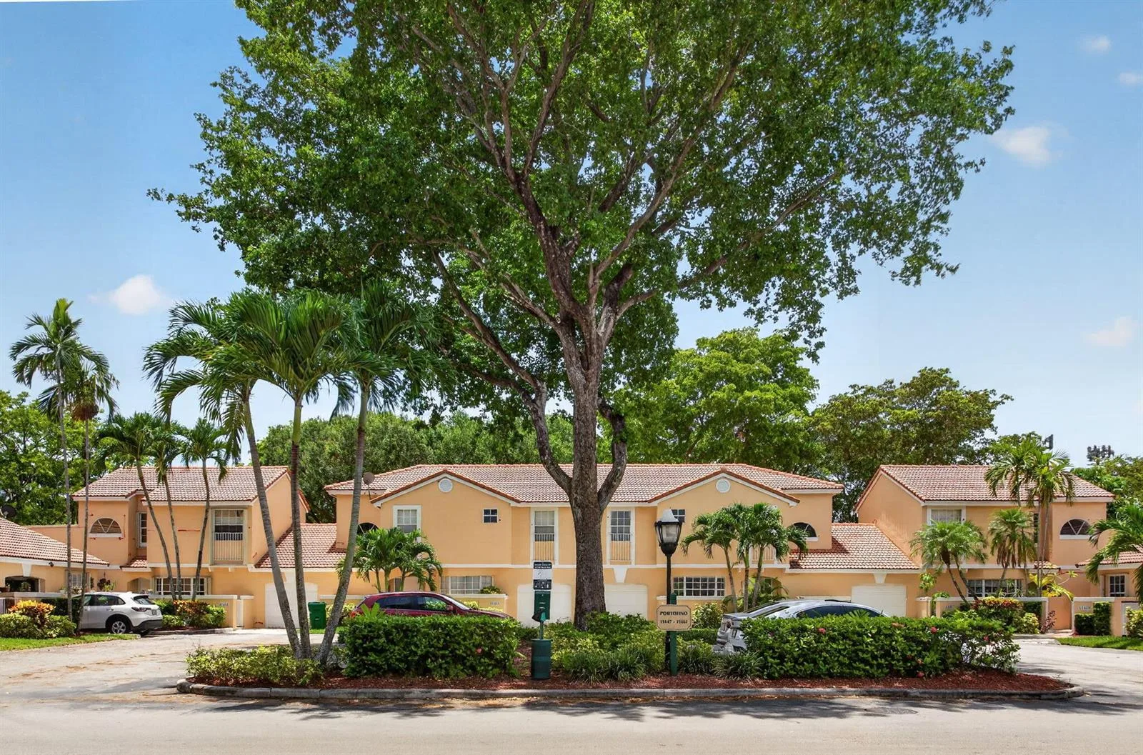 11451 Lakeview Drive # 3a, Coral Springs, FL 33071