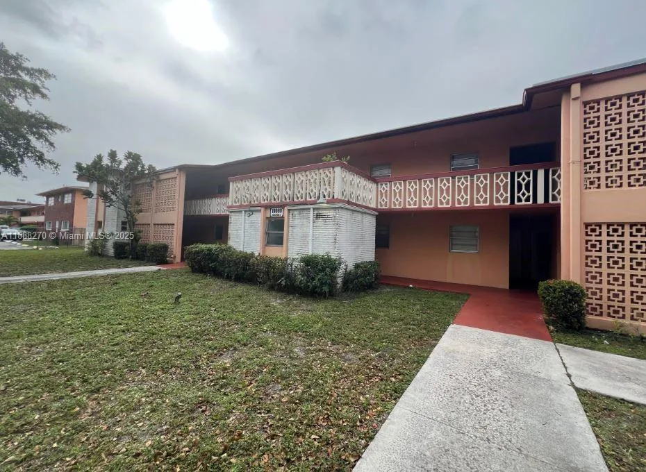 19080 NE 3rd Ct # 312, Miami, FL 33179 photo 5