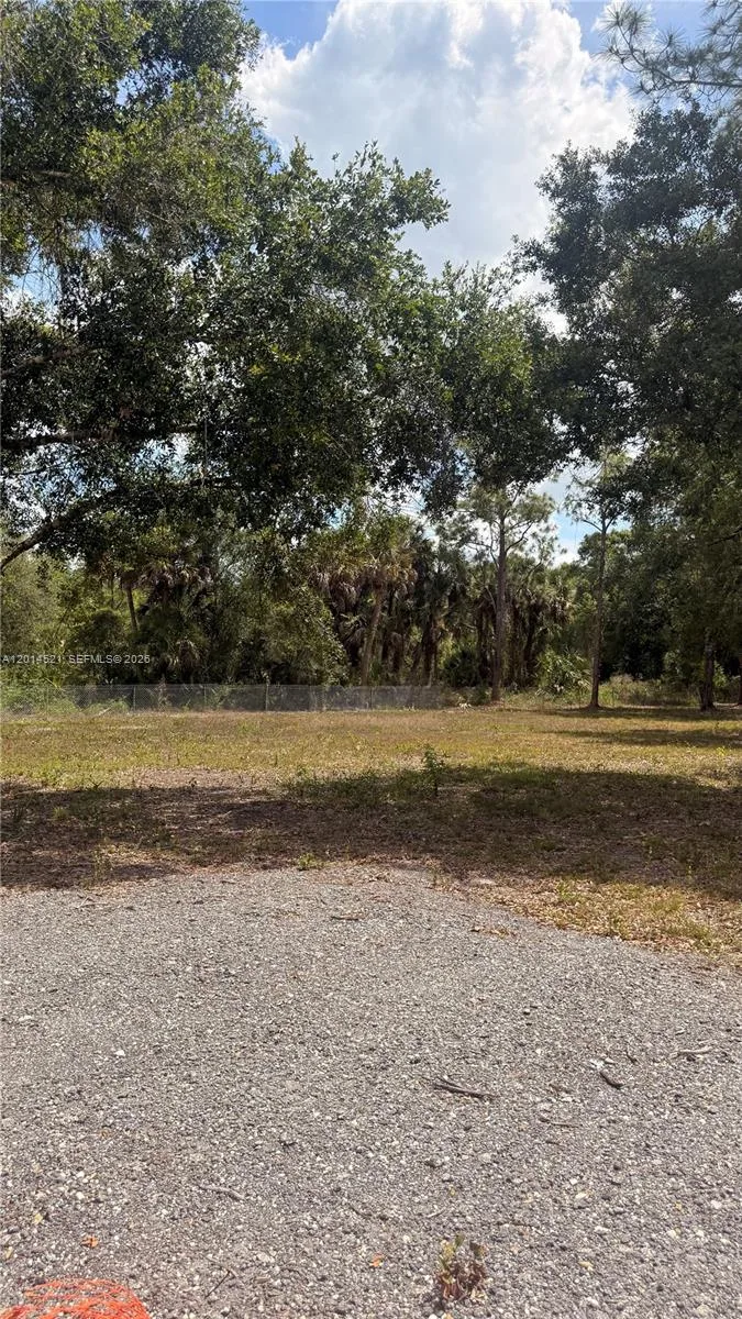 465 S Estribo st, Clewiston, FL 33440-2613 photo 2