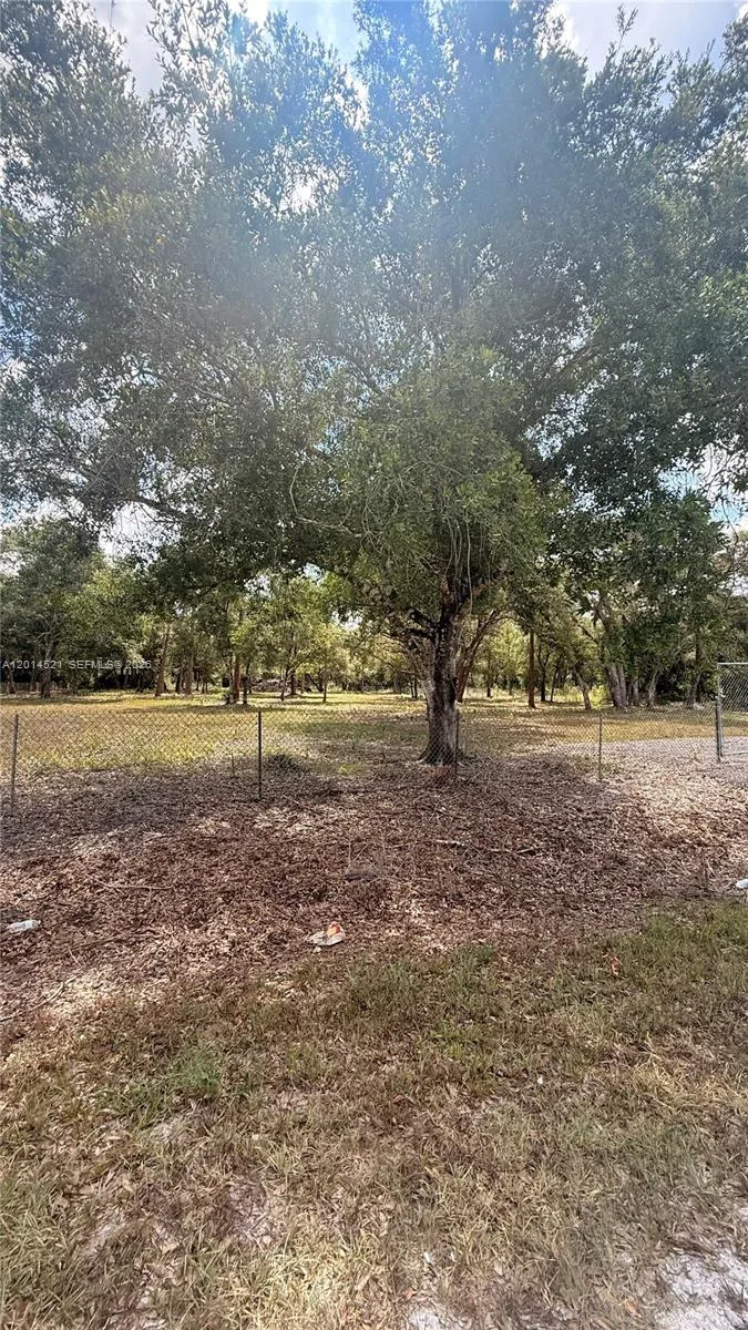465 S Estribo st, Clewiston, FL 33440-2613 photo 3
