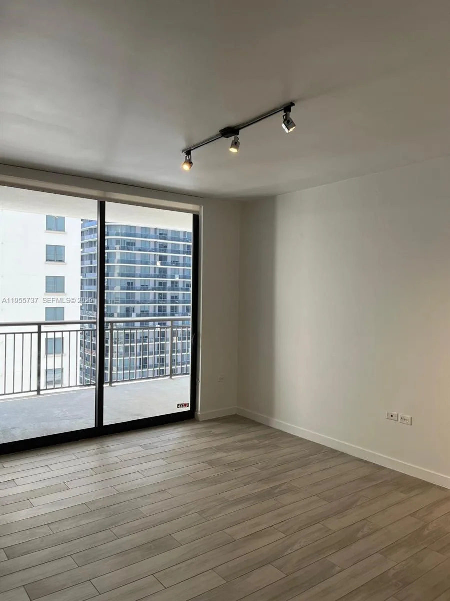 999 SW 1st Ave # 2301, Miami, FL 33130 photo 4