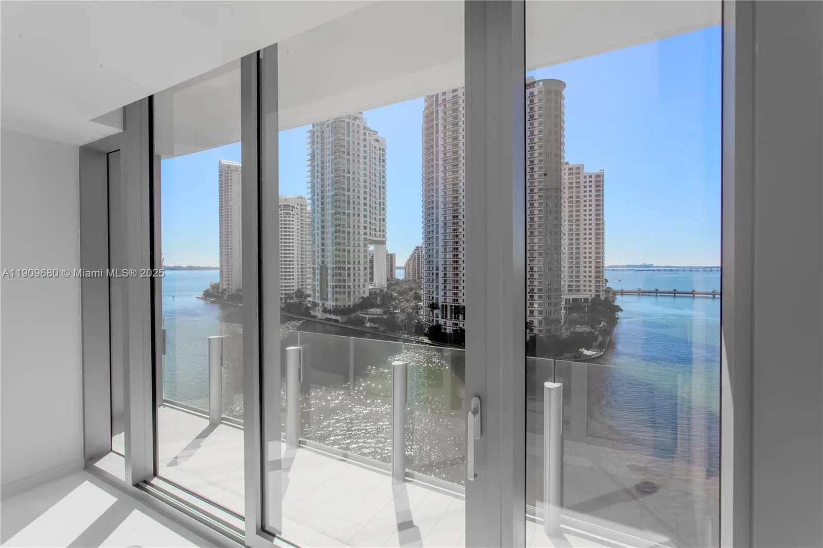 300 Biscayne Blvd Way # 1003, Miami, FL 33131 photo 2