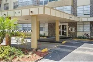 6700 Cypress Rd # 409, Plantation, FL 33317 photo 2
