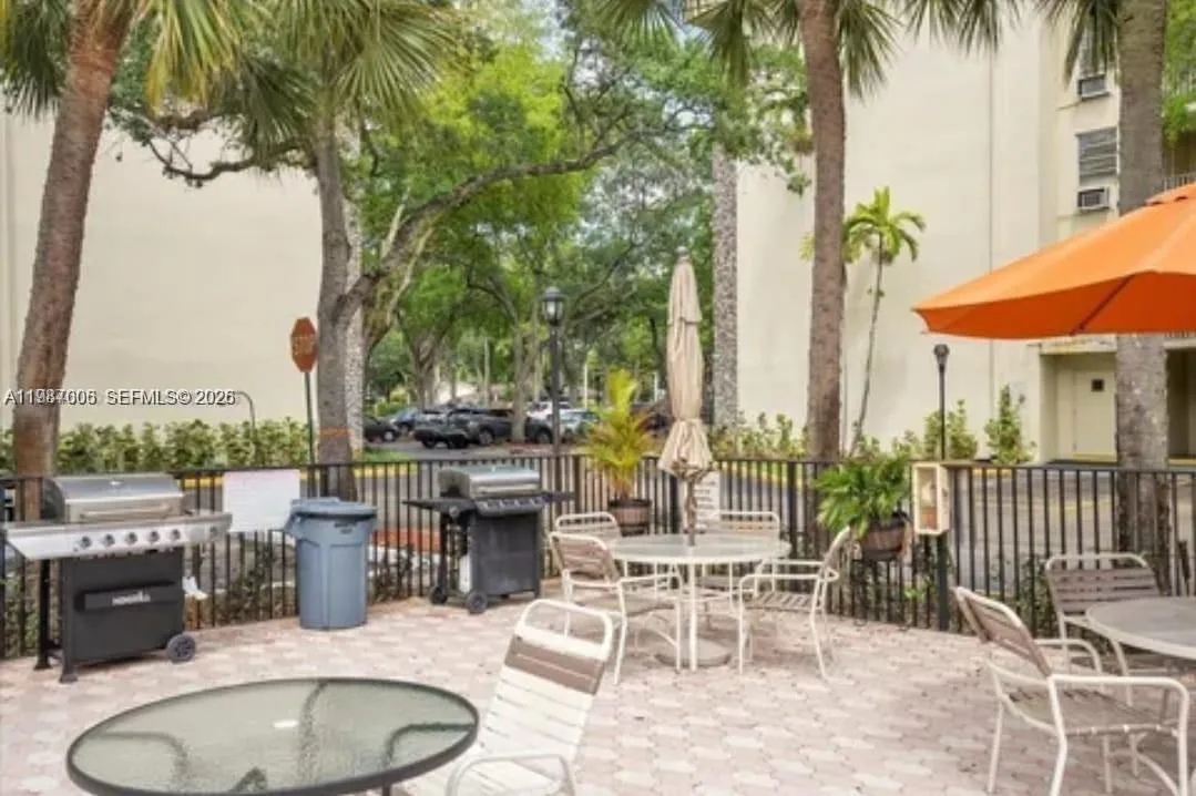 6700 Cypress Rd # 409, Plantation, FL 33317 photo 3