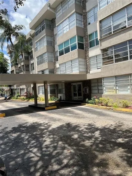 6700 Cypress Rd # 409, Plantation, FL 33317 photo 4