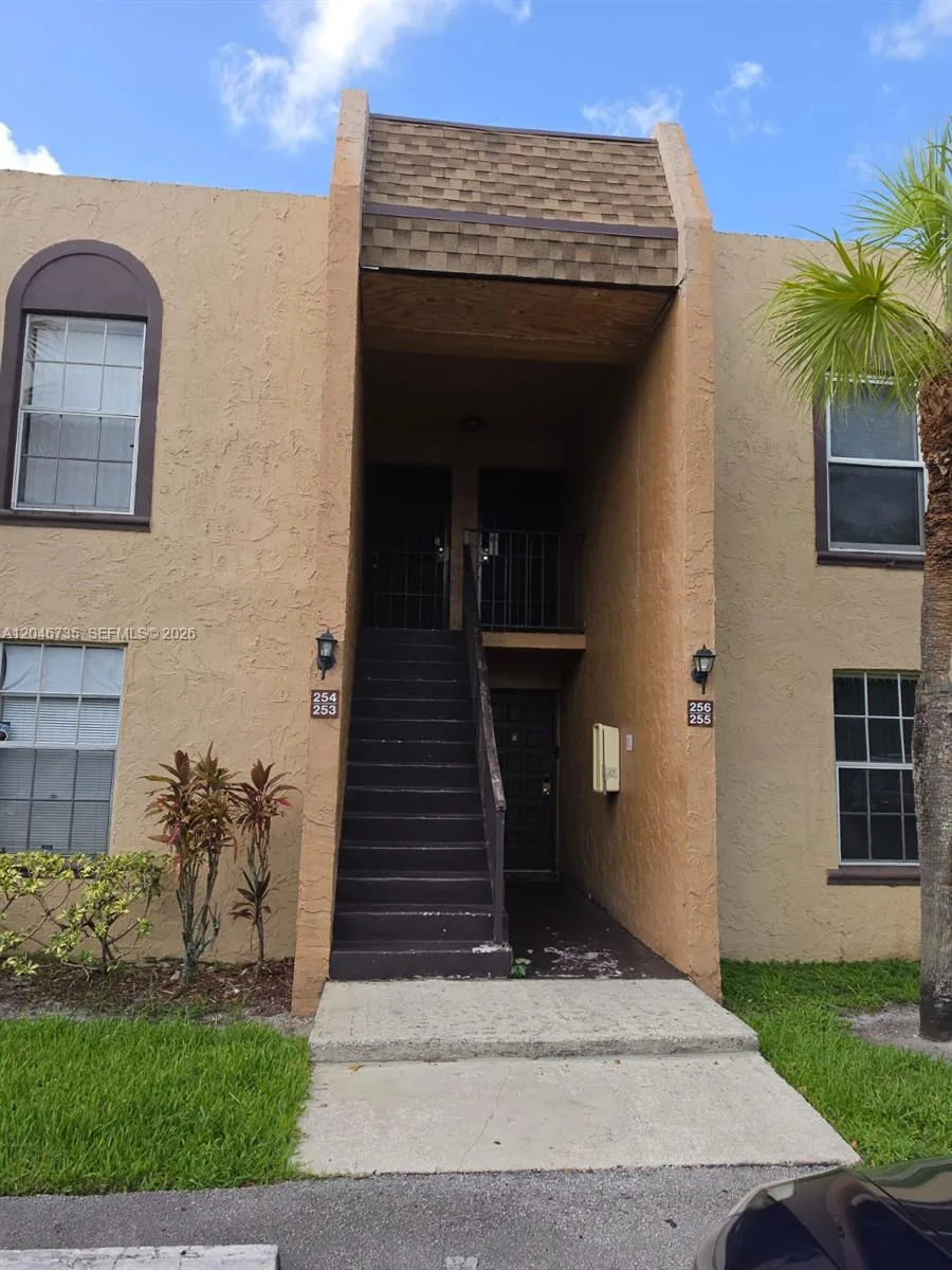 4231 NW 19th St # 254, Lauderhill, FL 33313