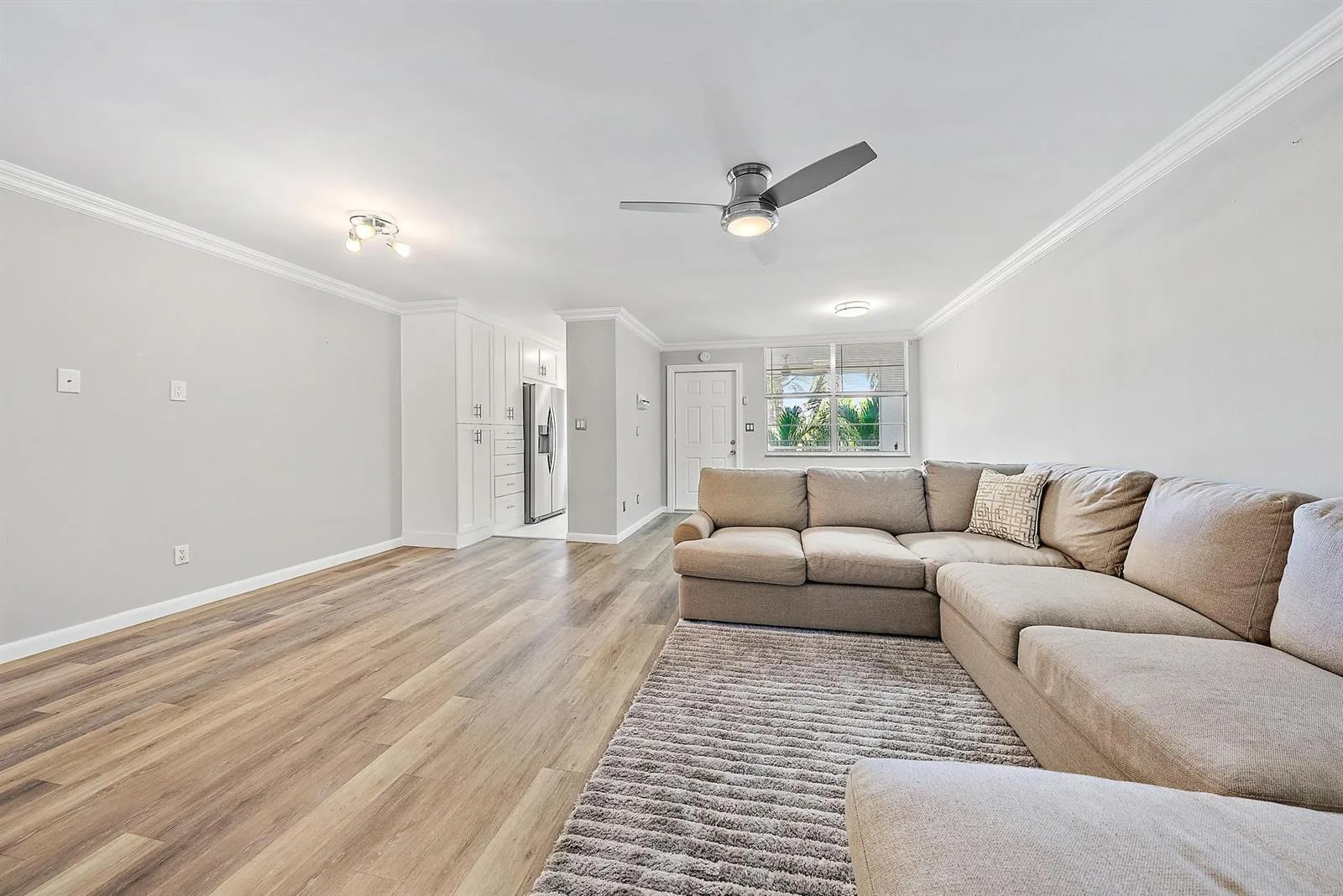 109 Paradise Harbour Boulevard # 307, North Palm Beach, FL 33408