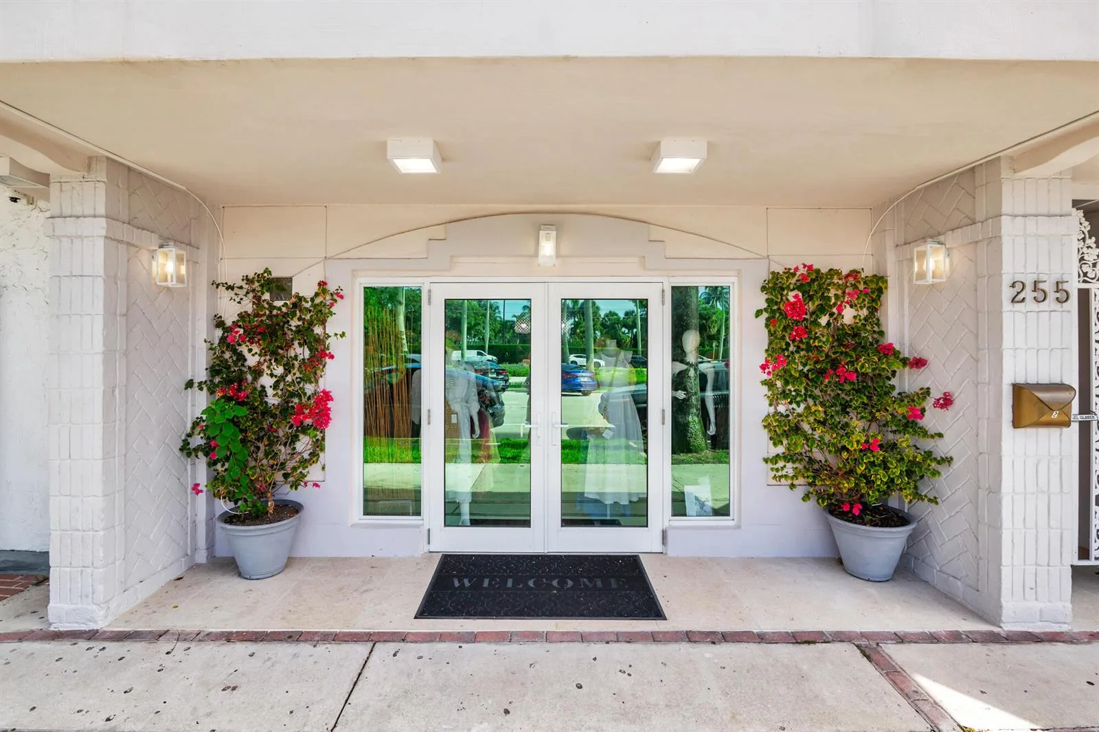 255 Royal Poinciana Way, Palm Beach, FL 33480 photo 3