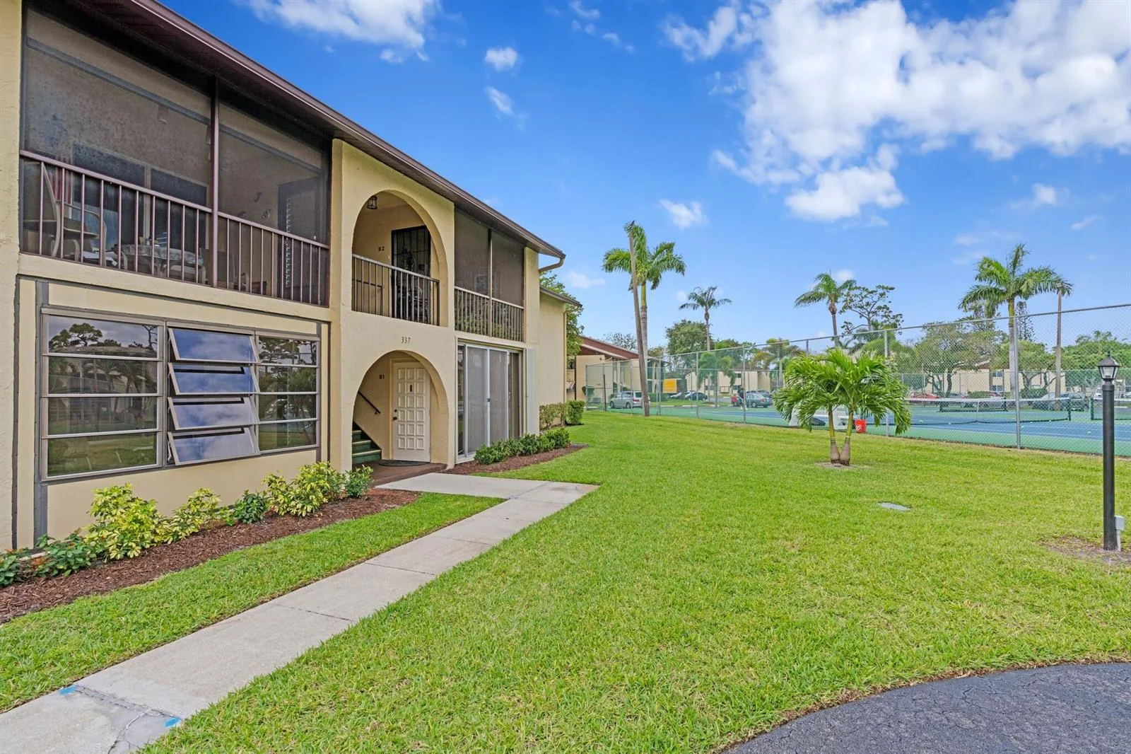 336 Pine Ridge Circle # B-1, FL 33463