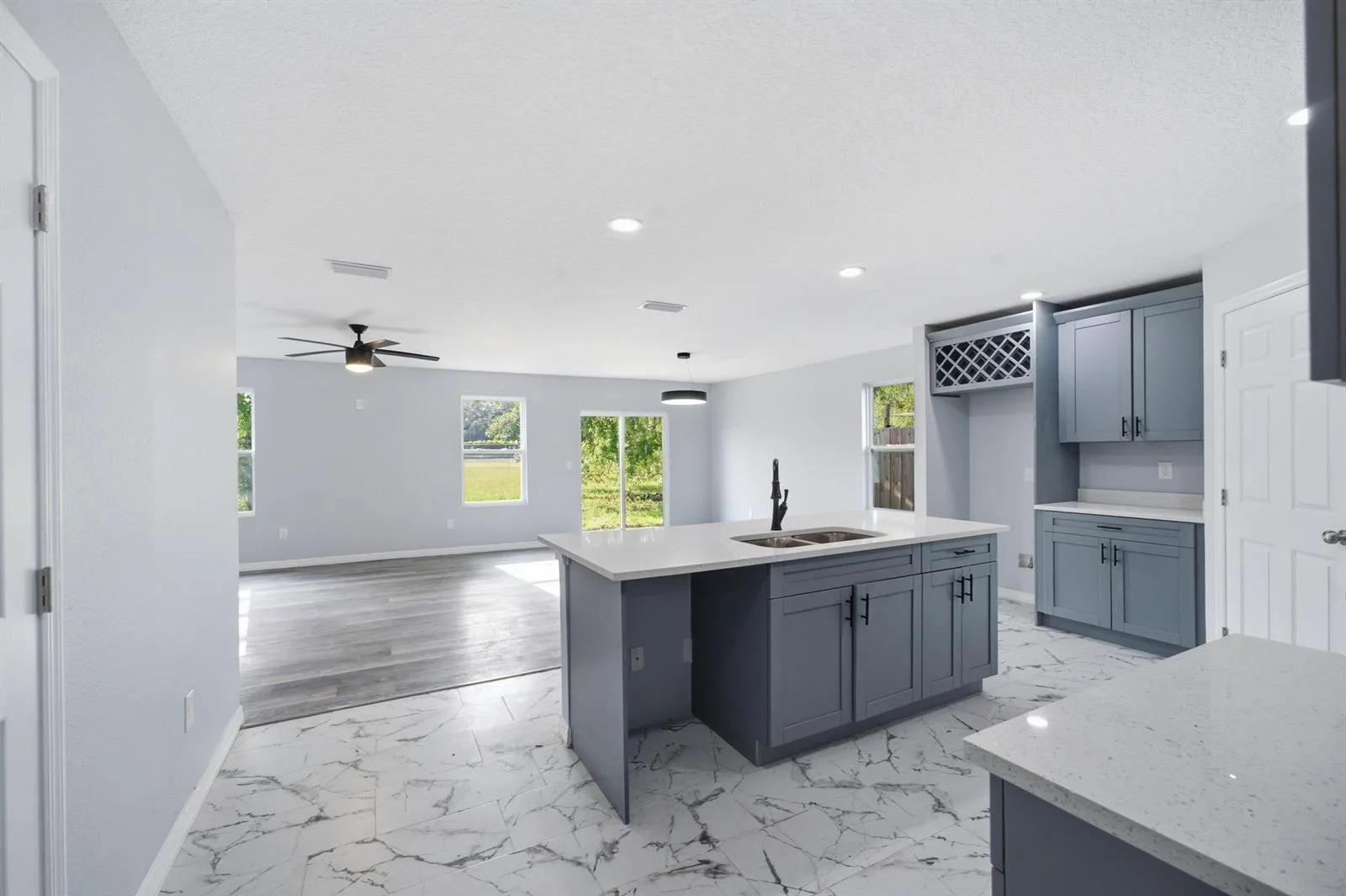 4327 Bessie Circle E, Jacksonville, FL 32209 — zdjęcie 4