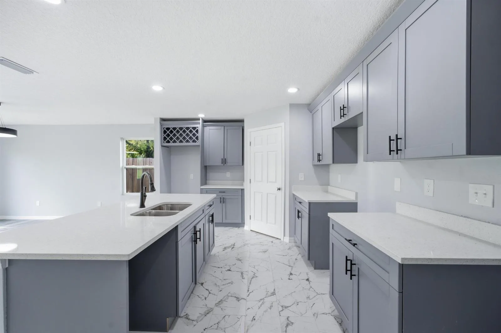 4327 Bessie Circle E, Jacksonville, FL 32209 — zdjęcie 5