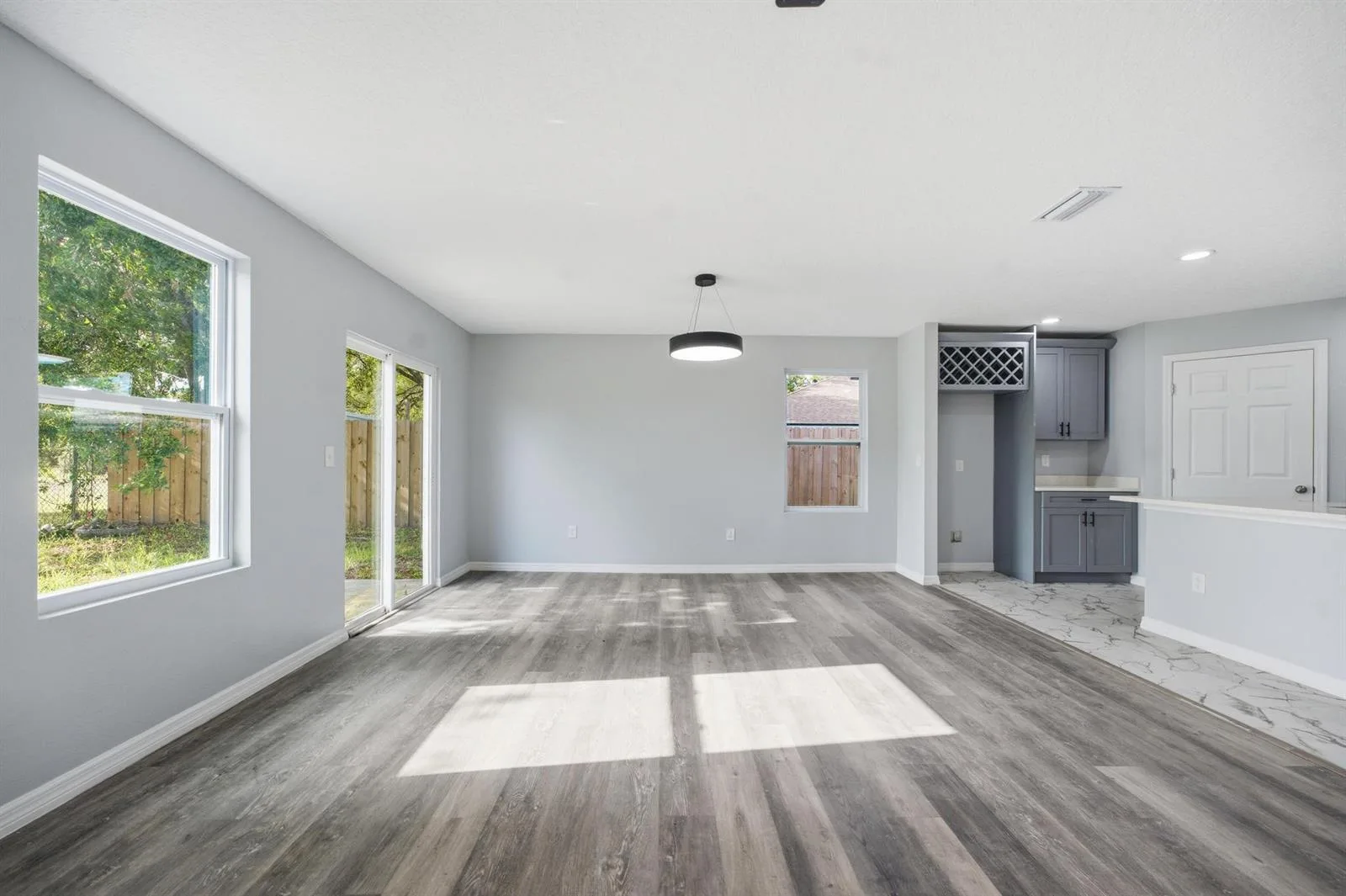 4327 Bessie Circle E, Jacksonville, FL 32209 photo 7