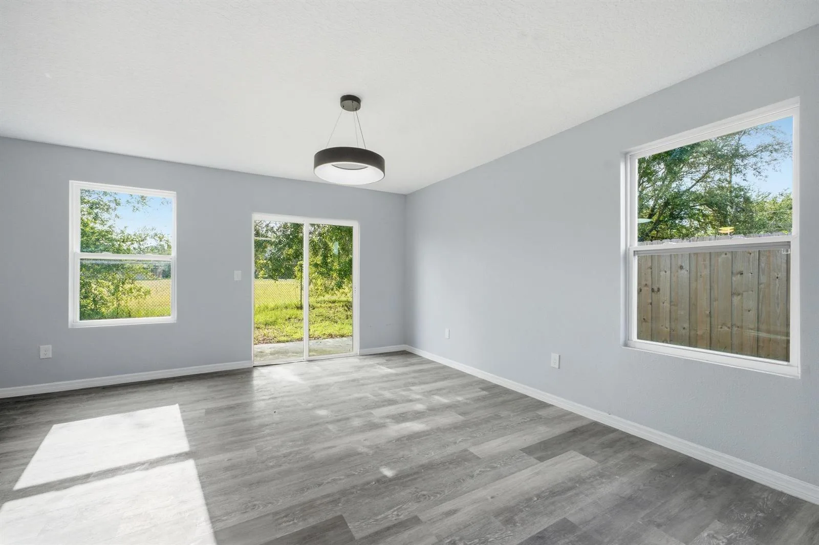 4327 Bessie Circle E, Jacksonville, FL 32209 photo 9