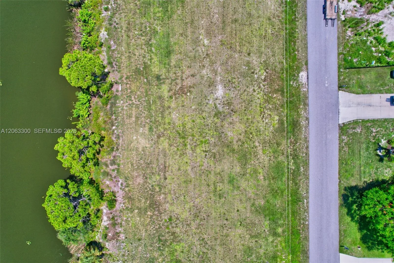 2625 NE 5th PL, Cape Coral, FL 33909 photo 3