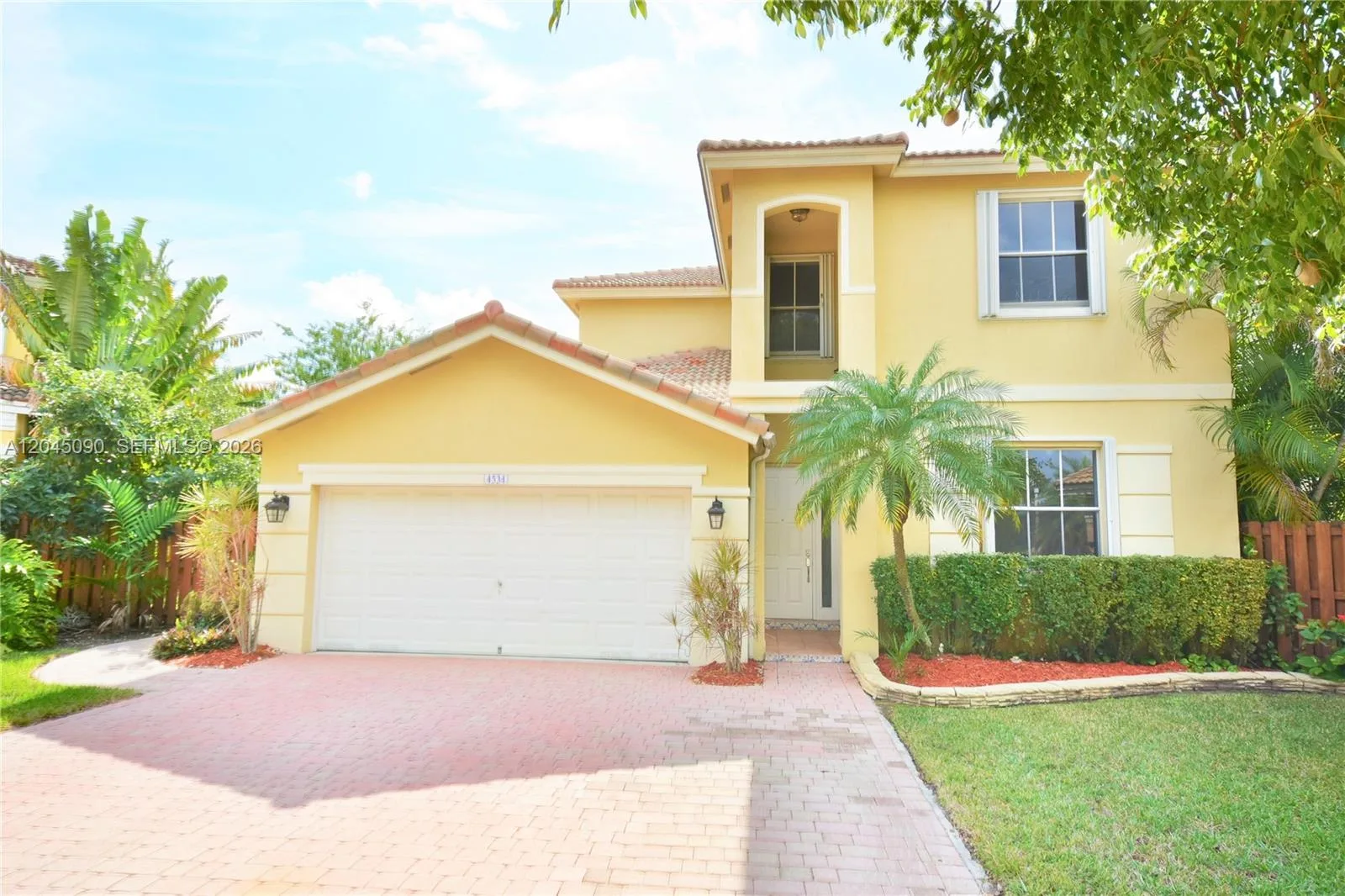 4534 NW 94th Pl, Doral, FL 33178 photo 2