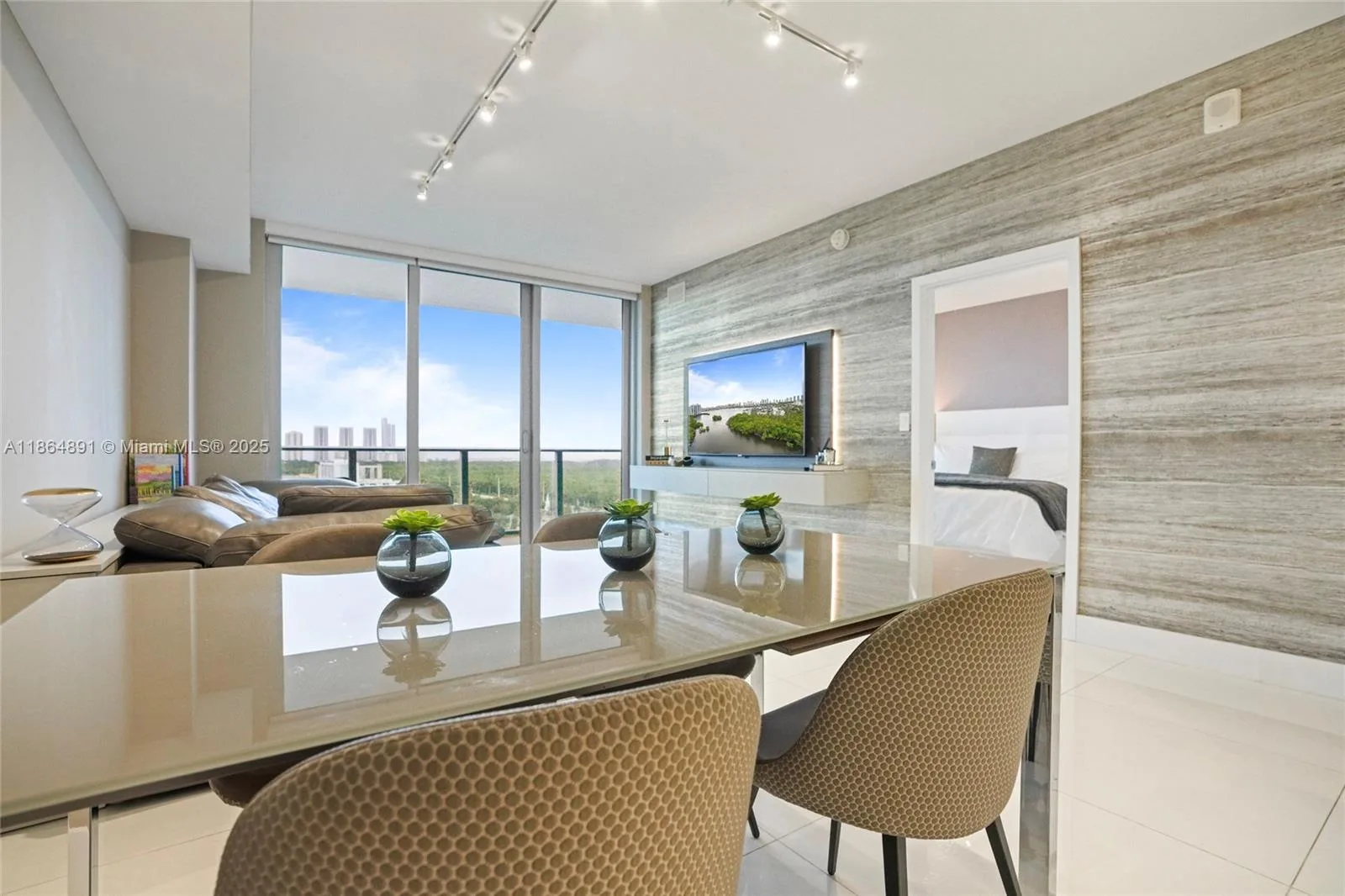 16385 Biscayne # 1618+ 2 Parking, North Miami Beach, FL 33160 photo 10