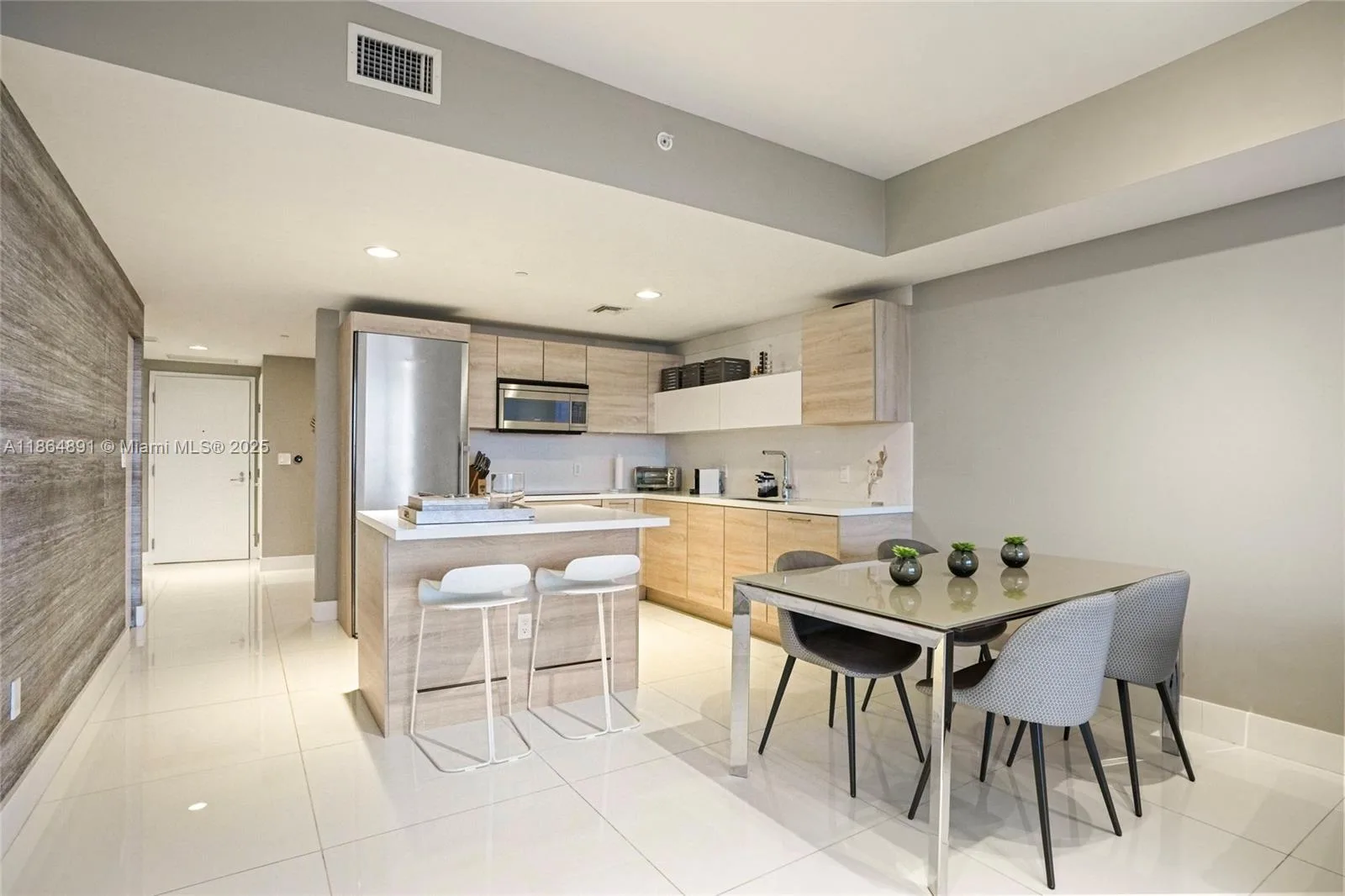 16385 Biscayne # 1618+ 2 Parking, North Miami Beach, FL 33160 photo 8