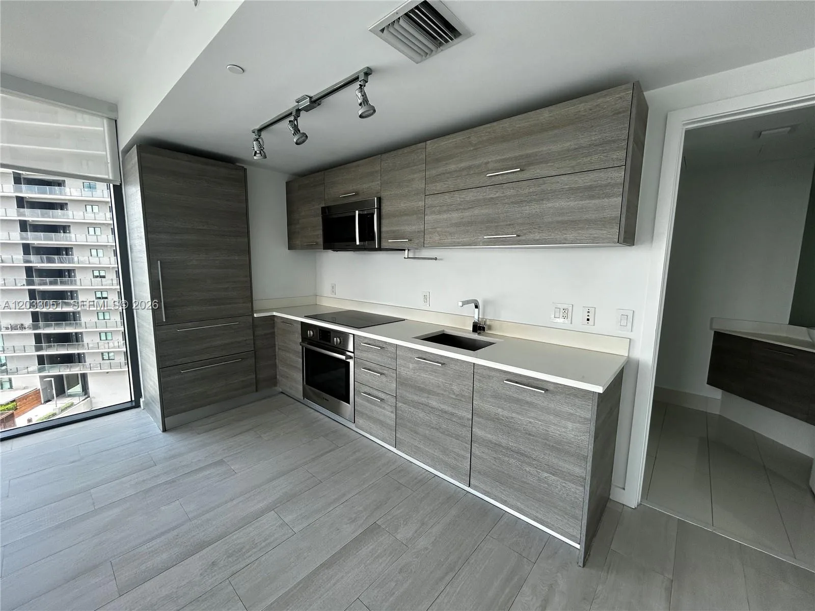 650 NE 32nd St # 1608, Miami, FL 33137 photo 3