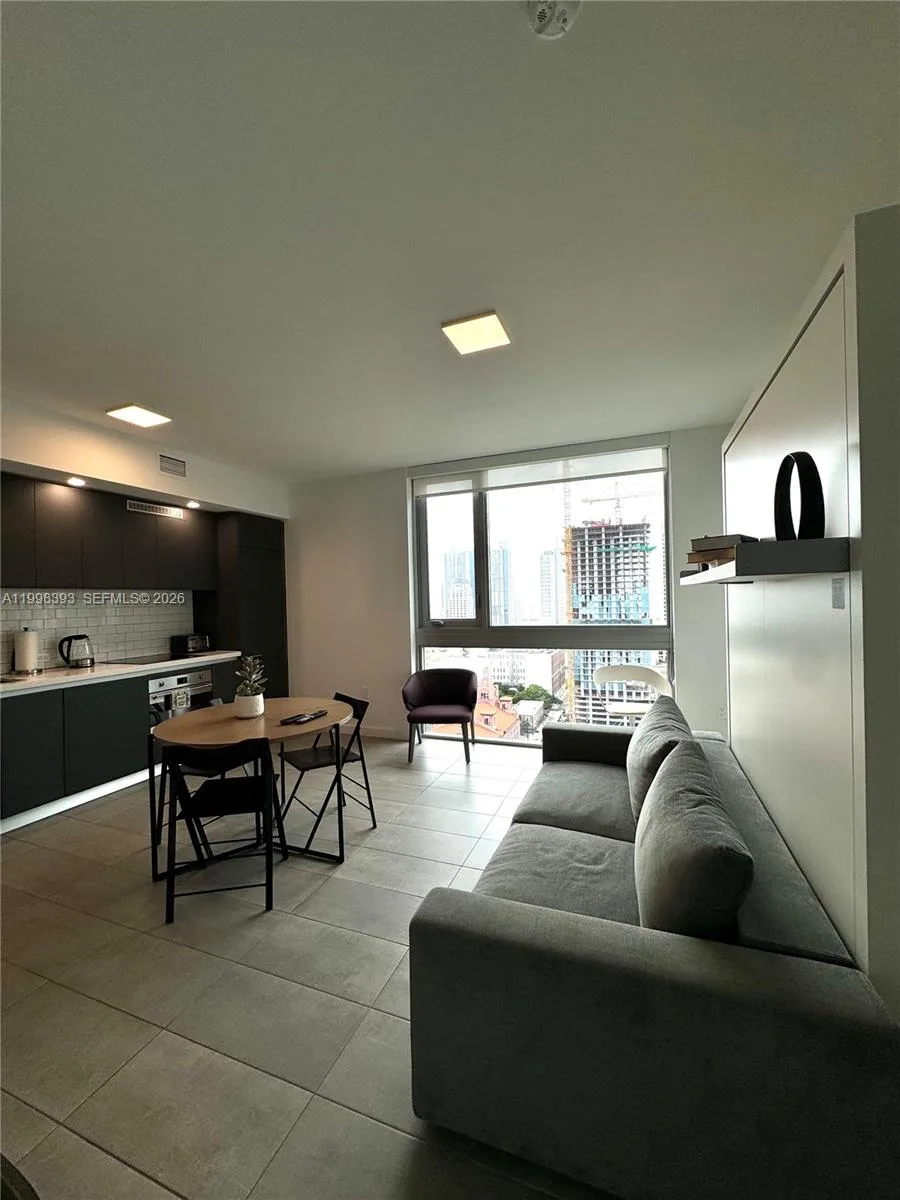 227 NE 2nd St # 2306, Miami, FL 33132 photo 13