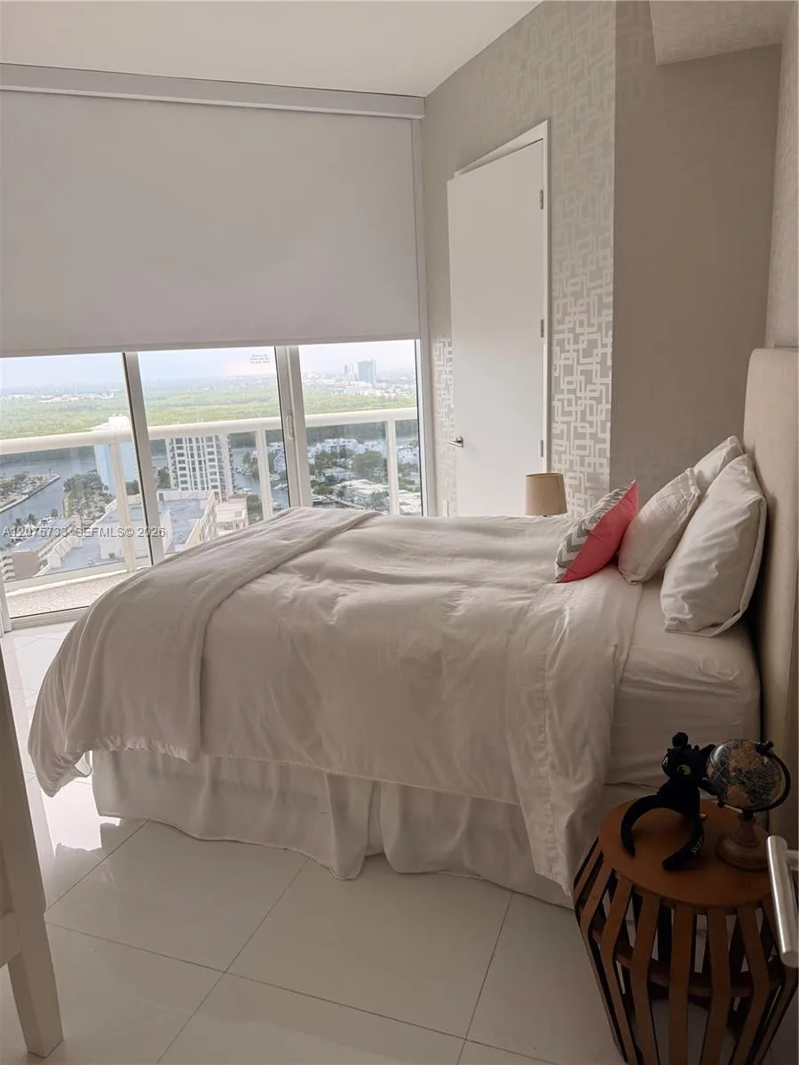 16001 SW Collins Ave # 2406, Sunny Isles Beach, FL 33160 photo 12