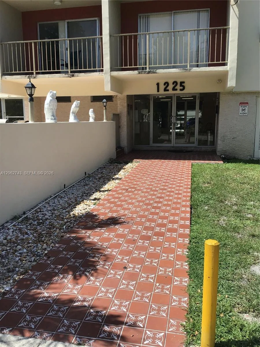 1225 NE 124th St # 27A, North Miami, FL 33161
