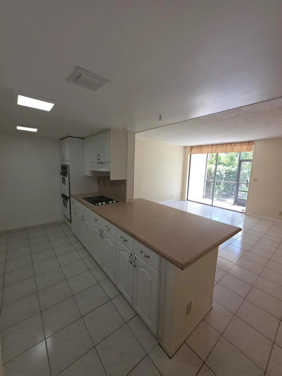 1001 THREE ISLANDS Boulevard # 36, Hallandale Beach, FL 33009 photo 5