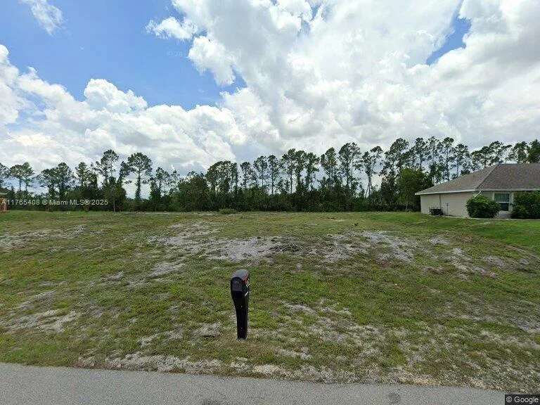 507 Willowbrook Dr., Lehigh Acres, FL 33972
