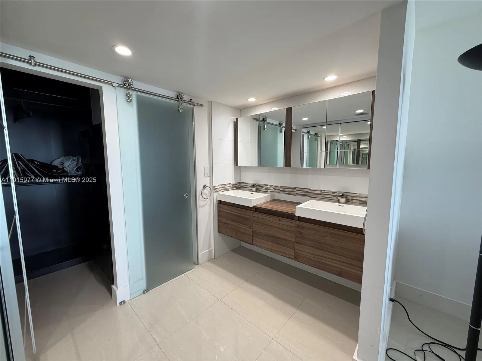 100 Bayview Dr # 2108, Sunny Isles Beach, FL 33160 photo 6