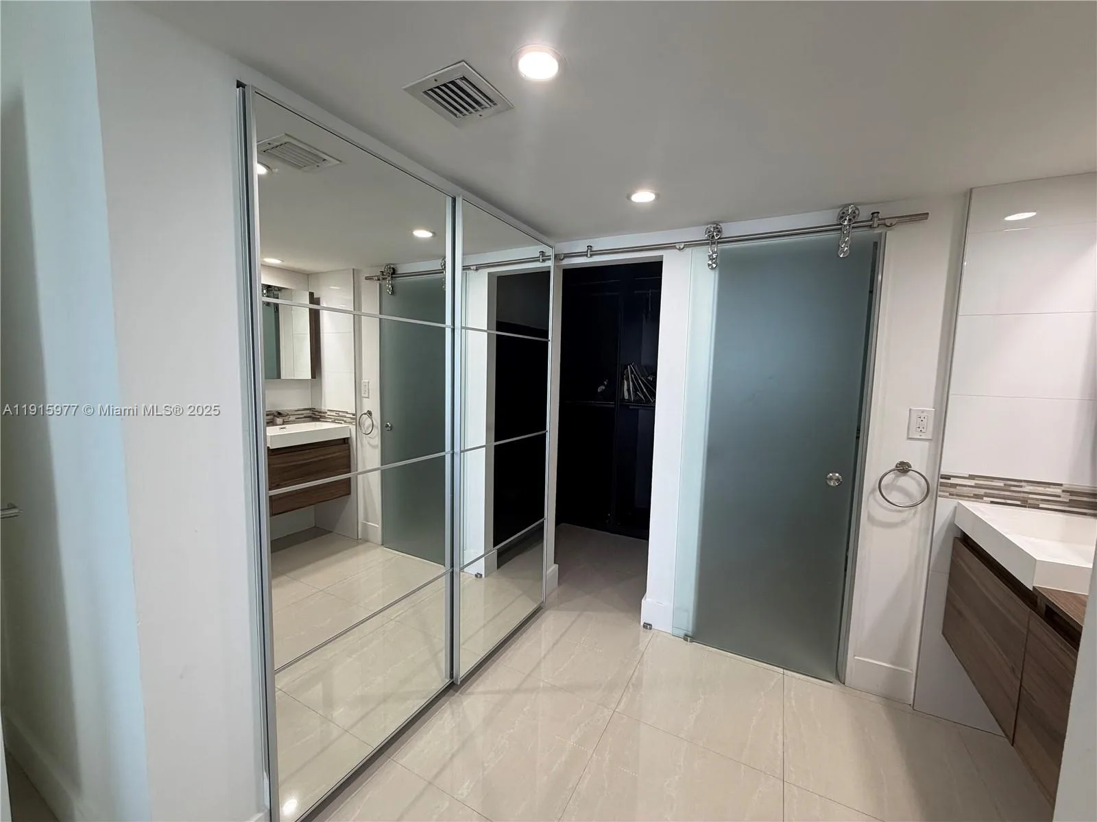 100 Bayview Dr # 2108, Sunny Isles Beach, FL 33160 photo 7