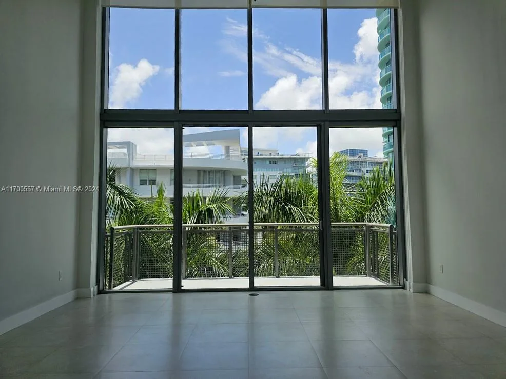 6000 Collins Ave # 528, Miami Beach, FL 33140