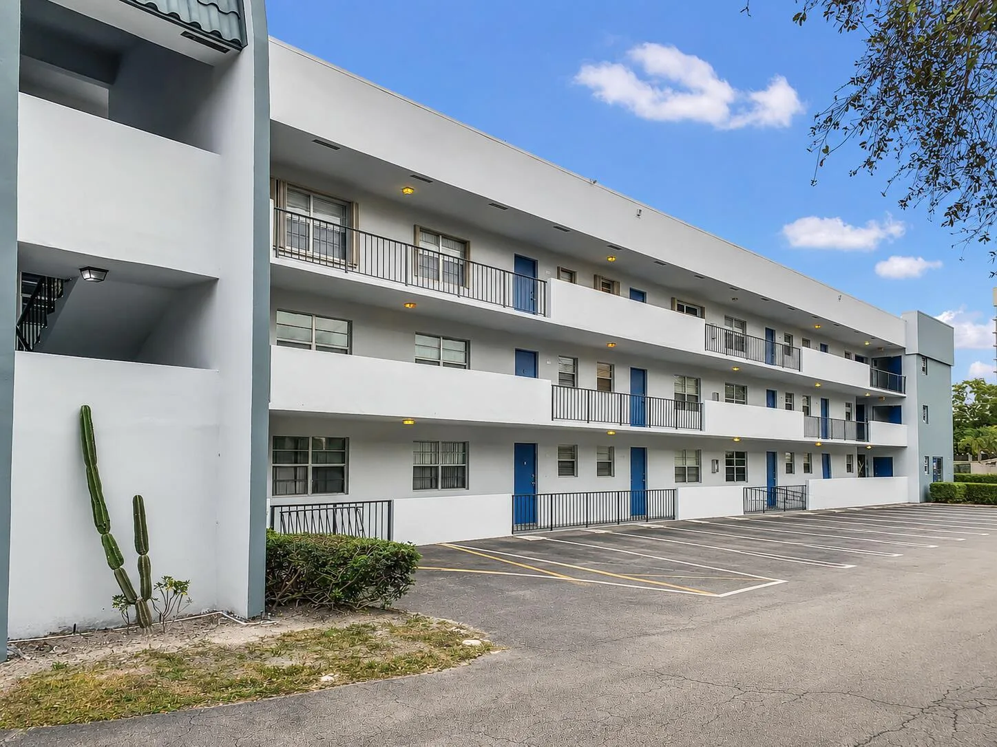 1630 EMBASSY Drive # 309, West Palm Beach, FL 33401