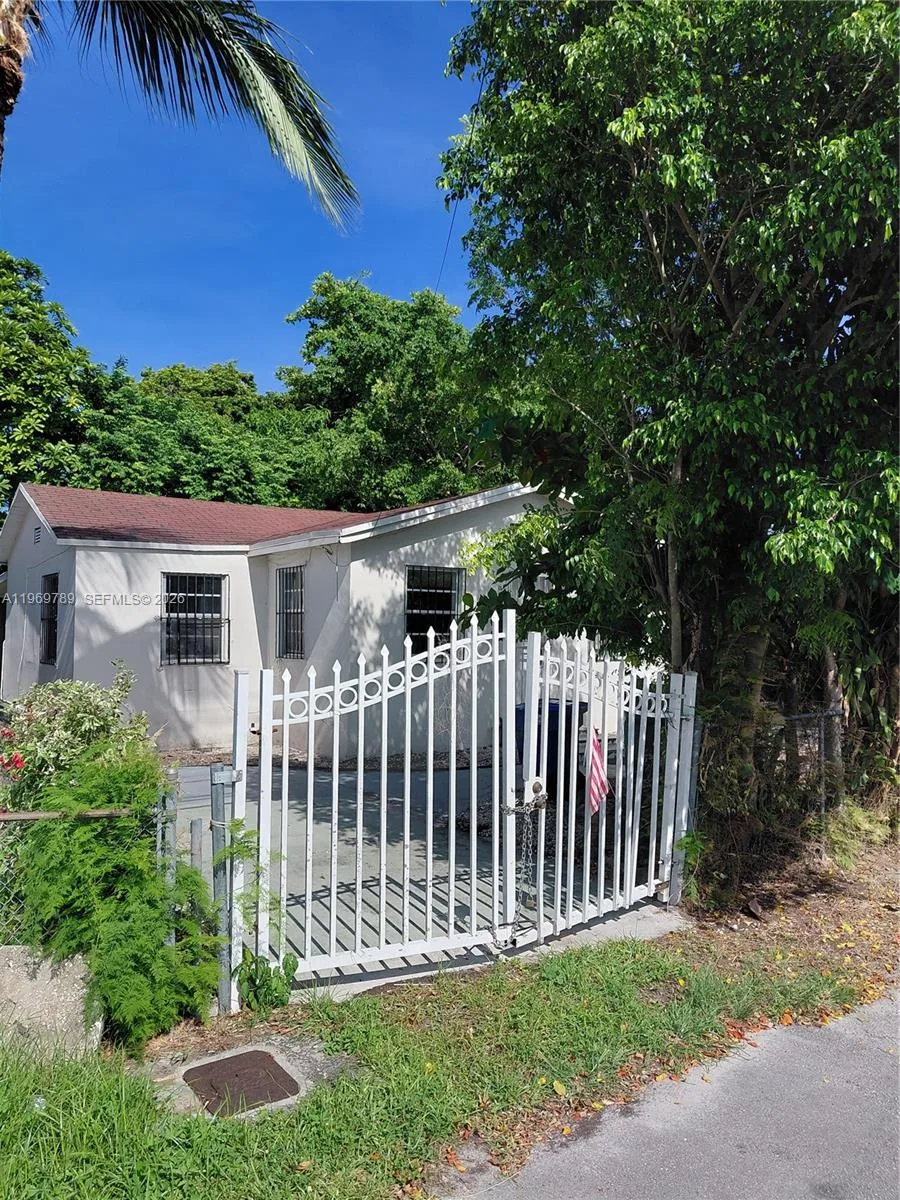 7091 NW 21st Ave, Miami, FL 33147