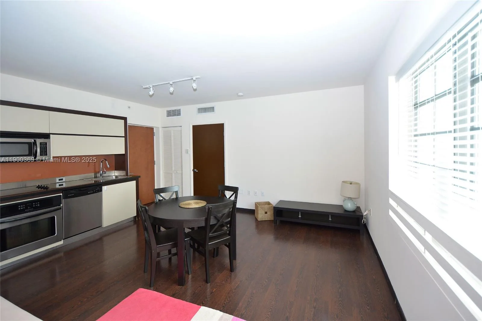 435 21st St # 205, Miami Beach, FL 33139 photo 2