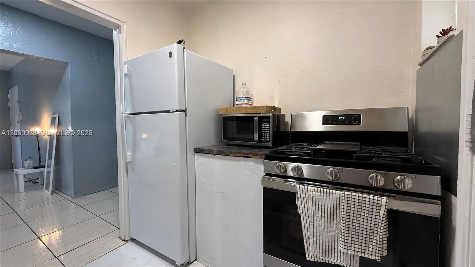 650 84th St # 35, Miami Beach, FL 33141 photo 4