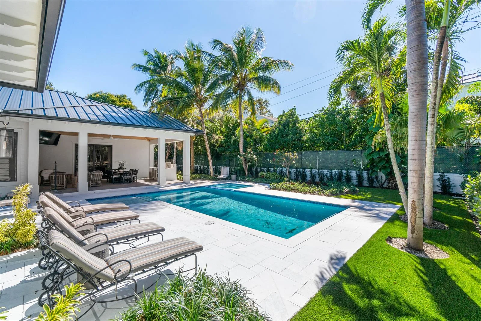 18 NW 15th Street, Delray Beach, FL 33444 photo 2