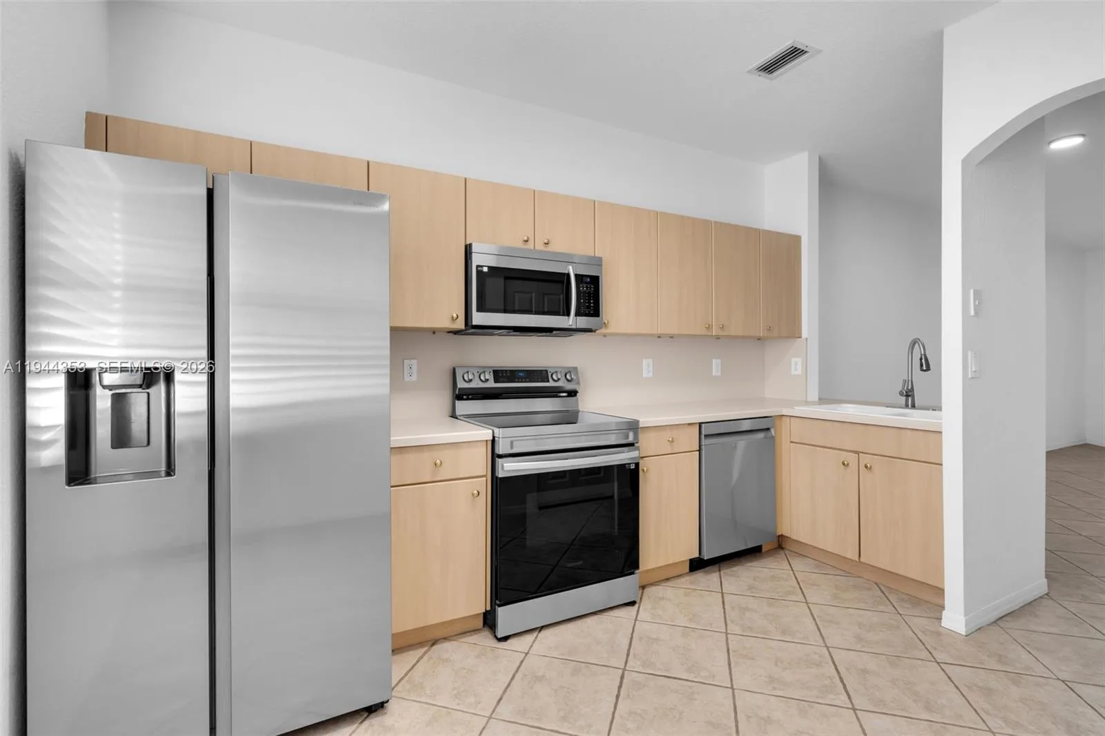 5670 NW 116th Ave # 219, Doral, FL 33178 photo 3