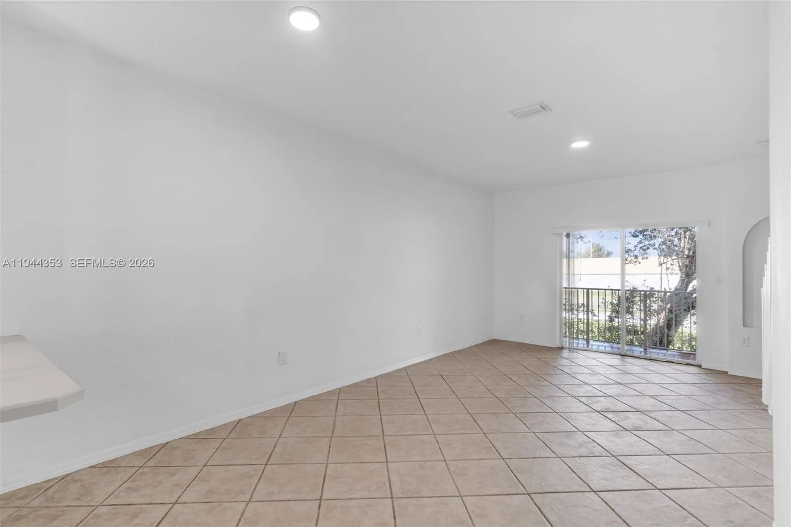 5670 NW 116th Ave # 219, Doral, FL 33178 photo 4