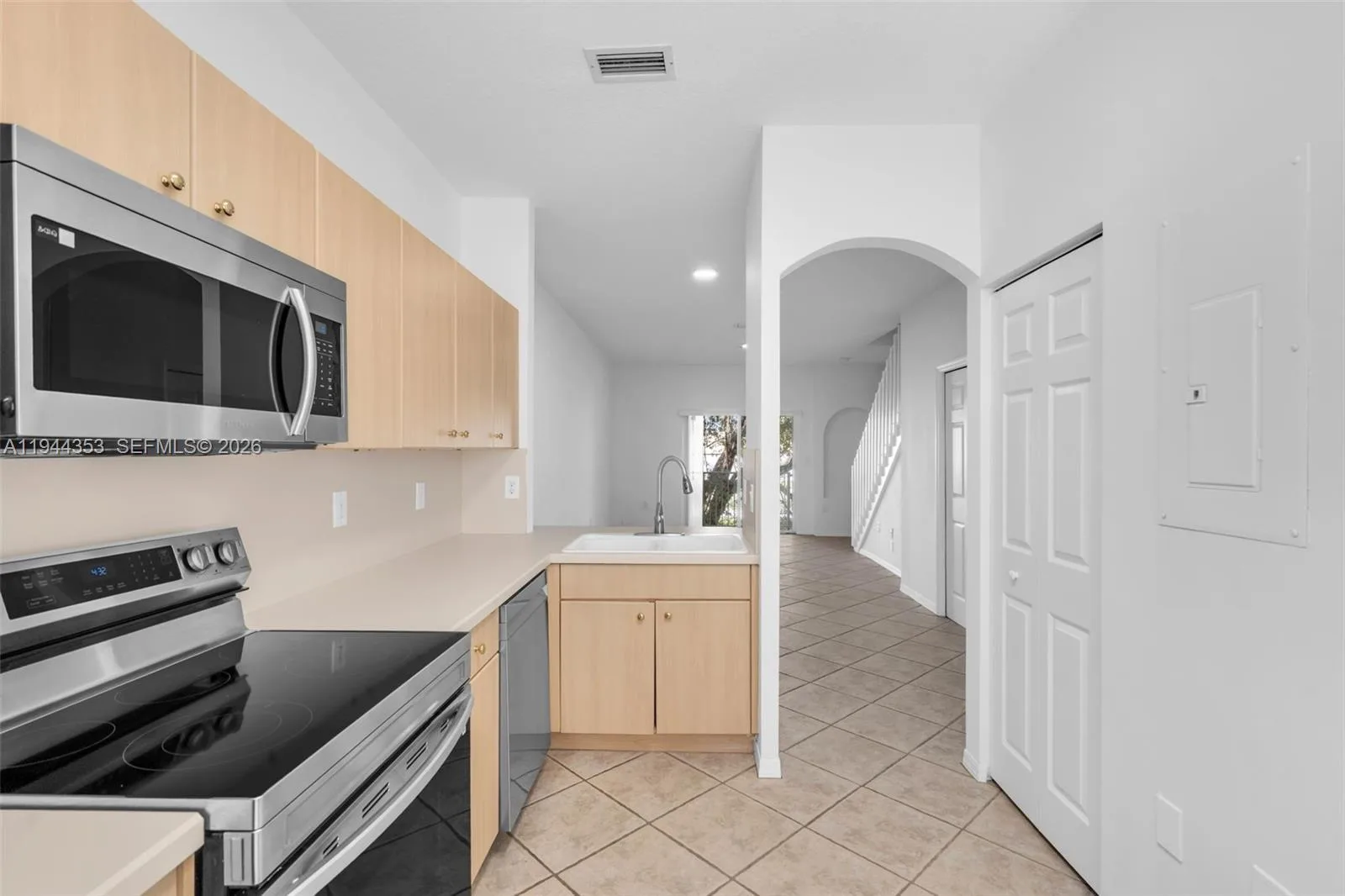 5670 NW 116th Ave # 219, Doral, FL 33178 photo 9