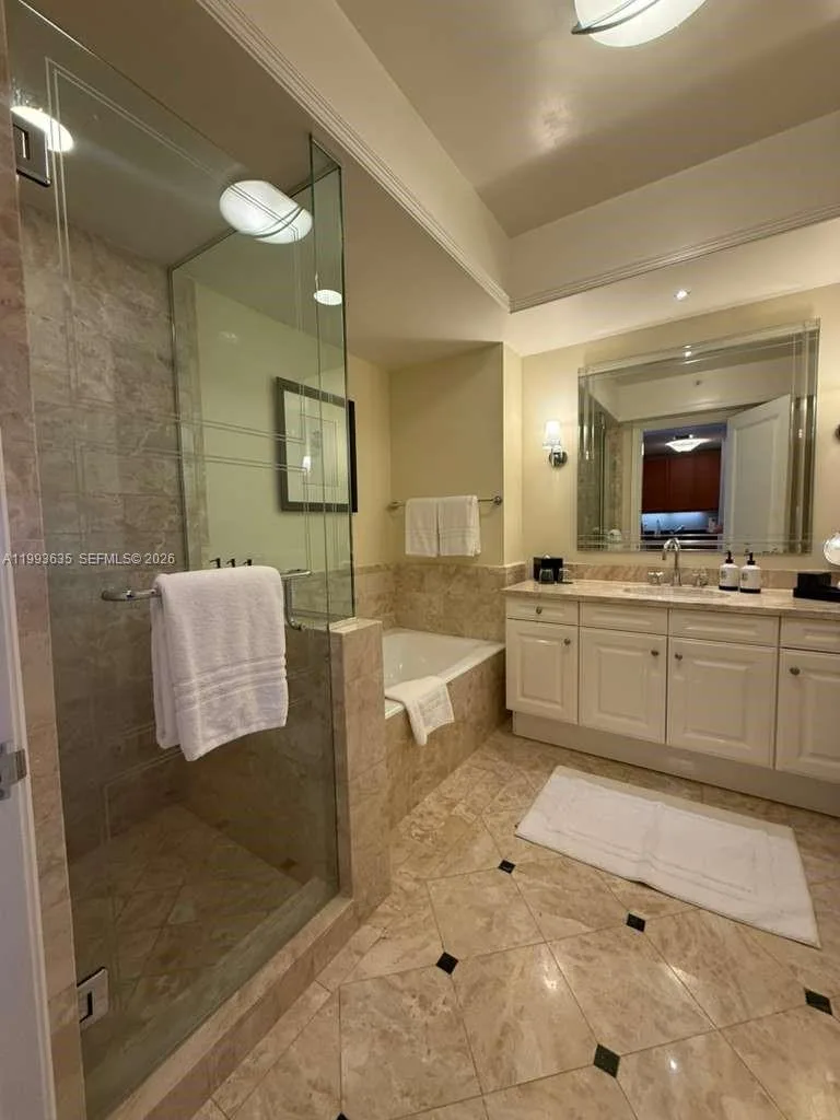 1435 Brickell Ave # 3305, Miami, FL 33131 photo 9