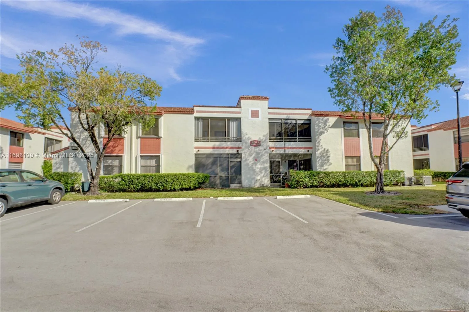 1104 N Hiatus Rd # 1104, Pembroke Pines, FL 33026