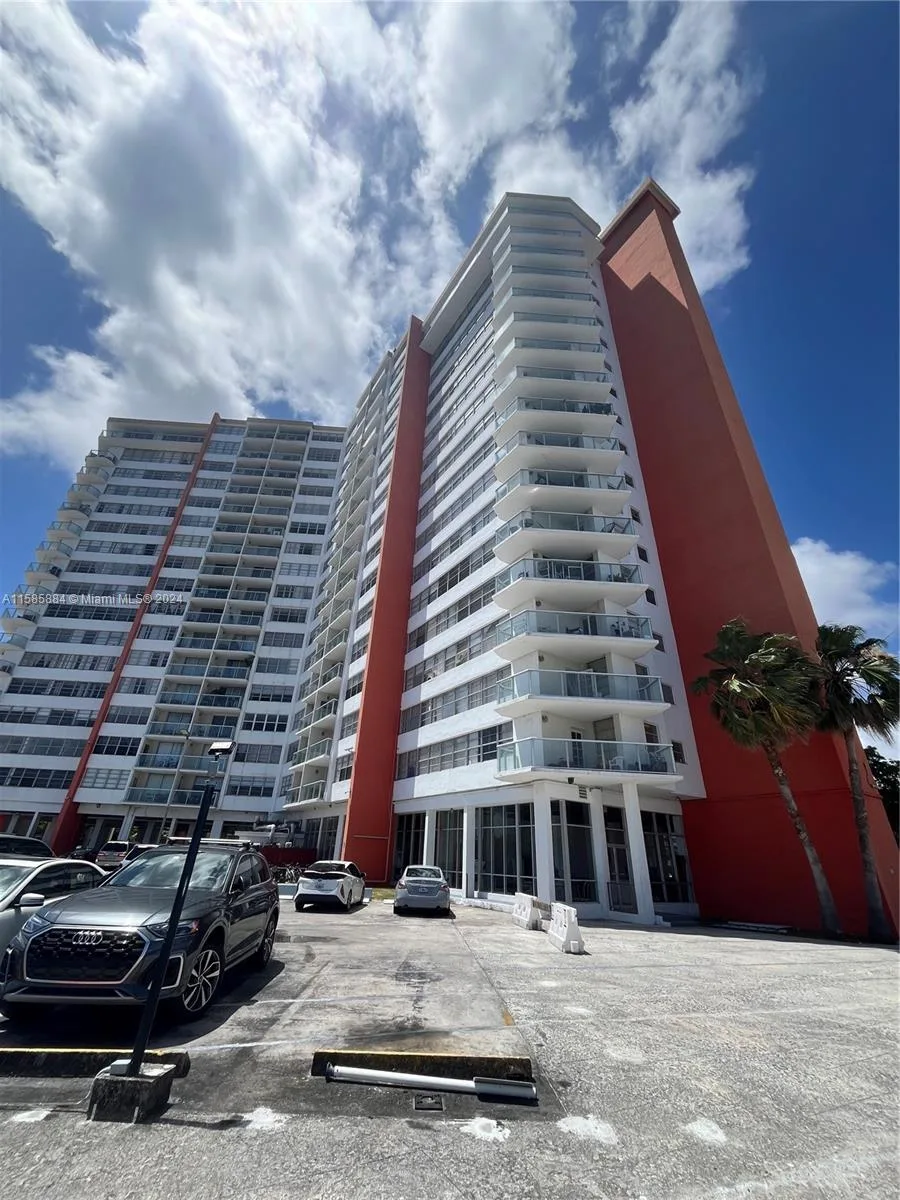1351 NE Miami Gardens Dr # 1121E, Miami, FL 33179 photo 11