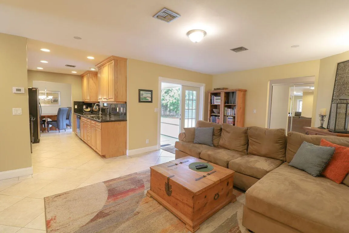 73 Pine Hill Trail W, Jupiter, FL 33469 photo 11