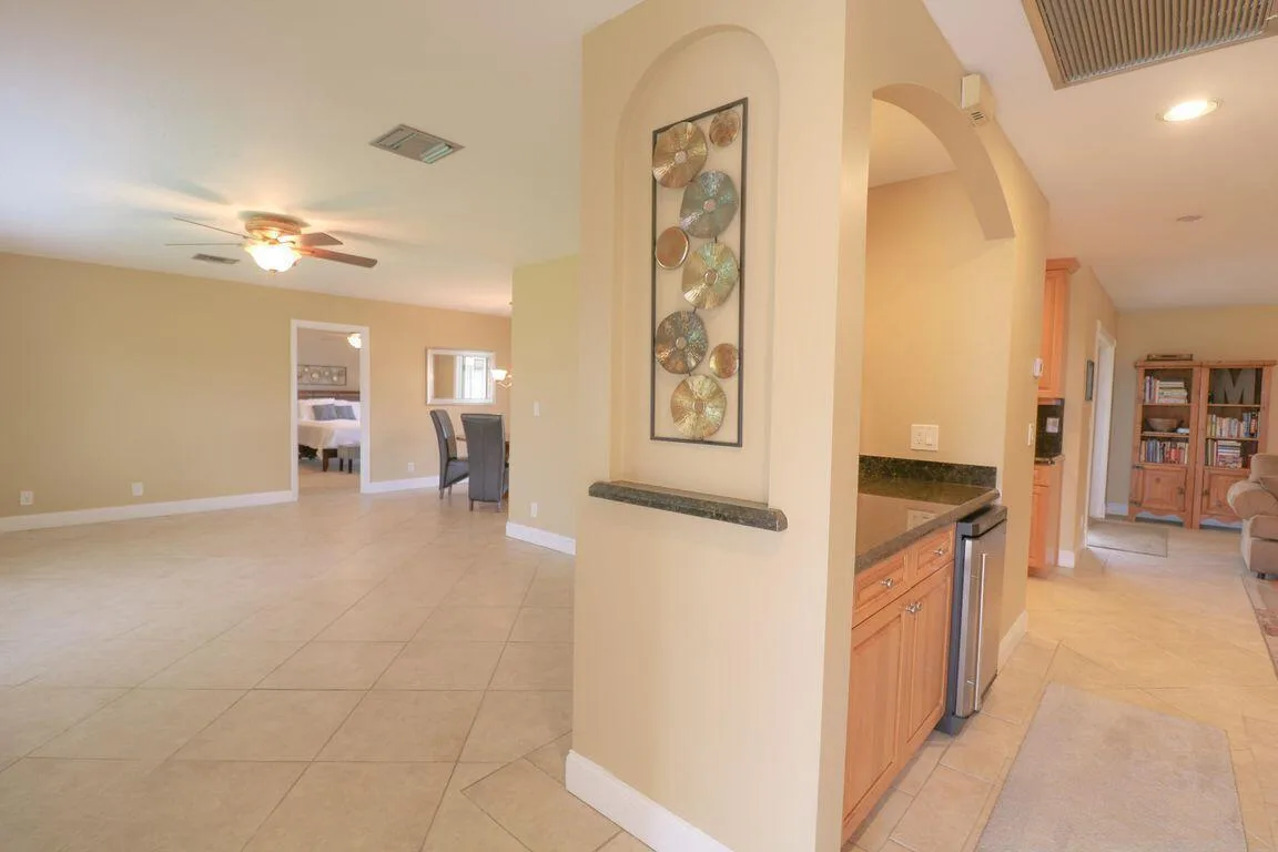 73 Pine Hill Trail W, Jupiter, FL 33469 photo 4