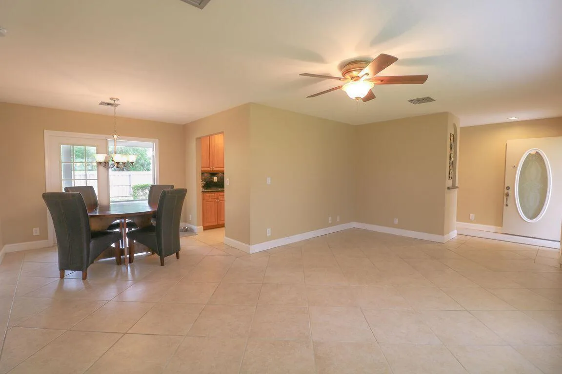 73 Pine Hill Trail W, Jupiter, FL 33469 photo 6