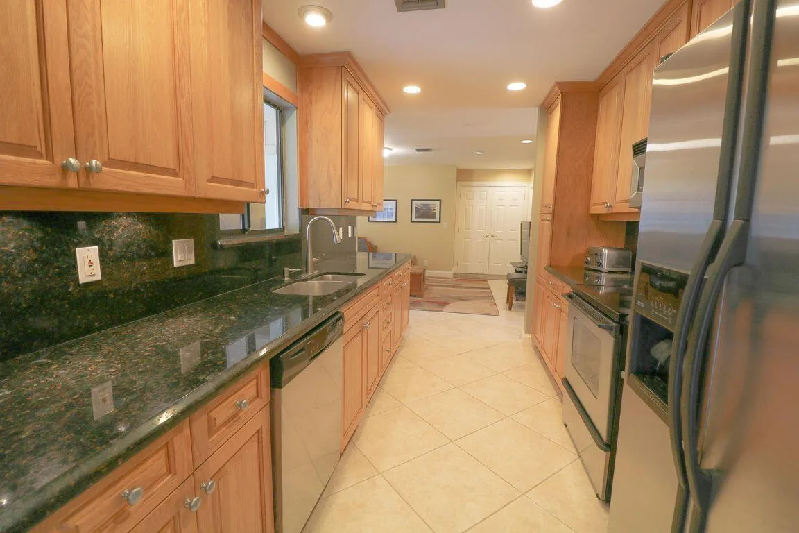 73 Pine Hill Trail W, Jupiter, FL 33469 photo 8