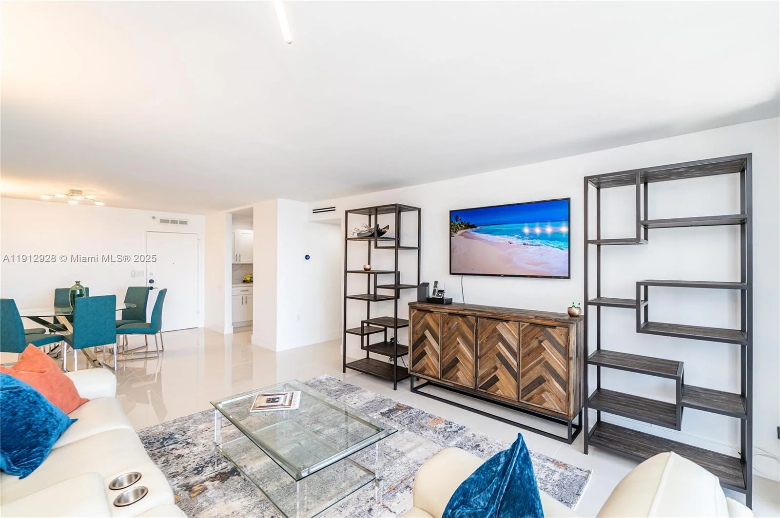 2780 NE 183rd St # 2014, Aventura, FL 33160